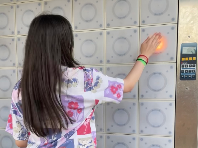 Auch ich habe die Wand bei den Technikern ausprobiert :) (Foto: Athina)