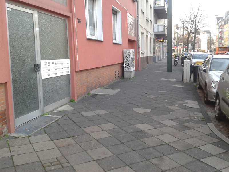 Schräg gegenüber ist die Bilker Allee 136. jt