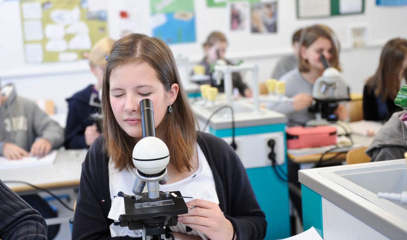 Zum 49. Mal findet in diesem Jahr der Forscher-Wettbewerb "Jugend forscht" statt Stiftung Jugend forscht e. V.