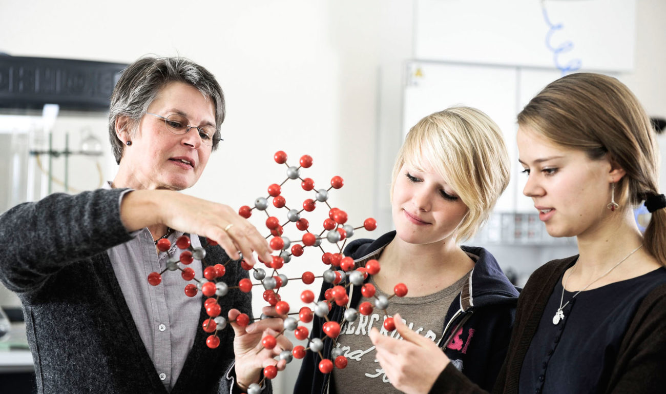 Auch immer mehr Mädchen nehmen an dem Wettbewerb teil Stiftung Jugend forscht e. V.