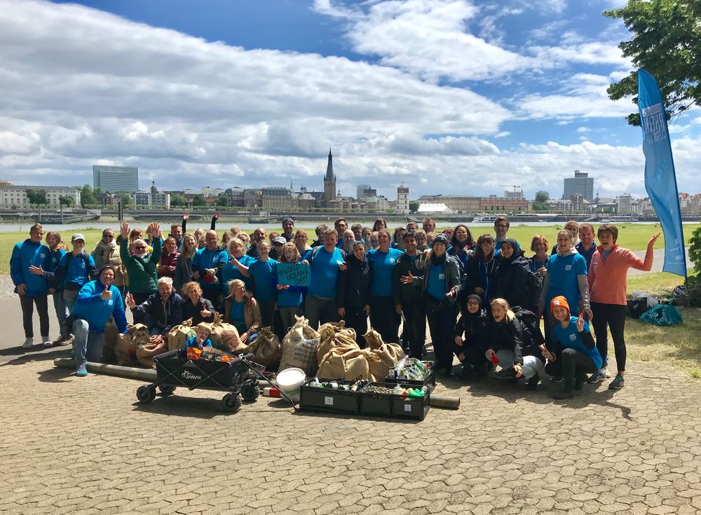 Es waren ca. 55-60 Helfer dabei. (c) Blockblocks Rhein Clean-up