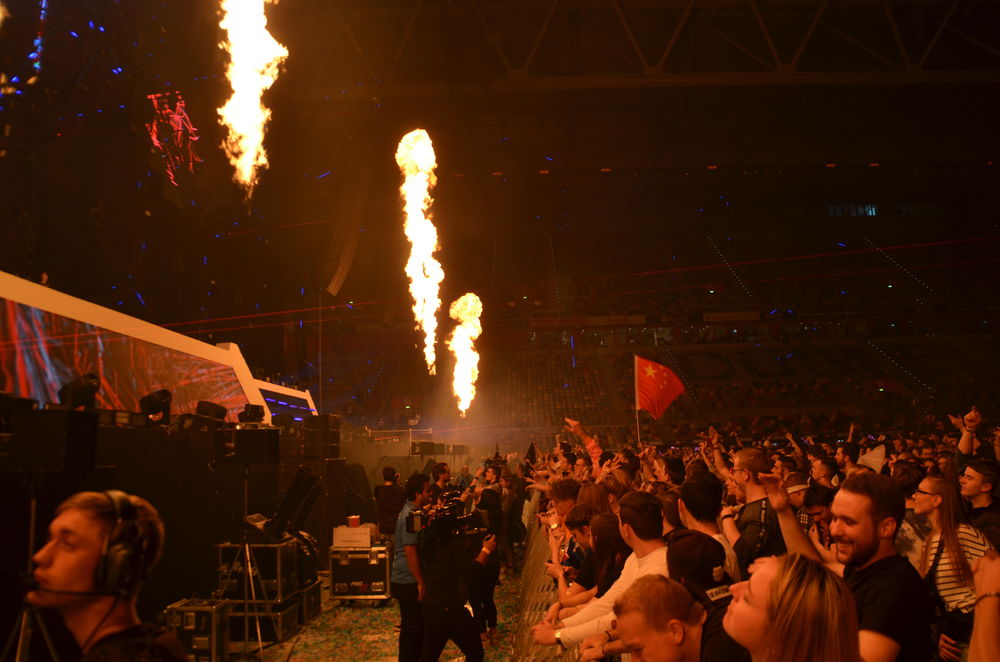 Pressegraben on fire; Foto: Lara A.