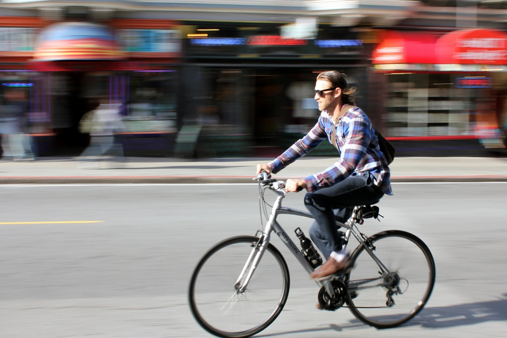 Radfahren in der Stadt - CC0 https://pixnio.com/de/sport-de/radfahren-sport/strase-strase-rad-menschen-stadt-strase-stadt-fahrrad#