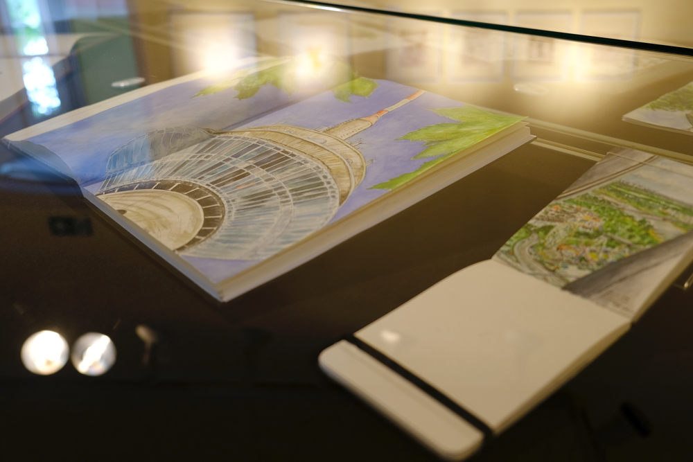 Immer ein schönes Motiv: Der Rheinturm aus nächster Nähe. (Foto: Christina Behrens)