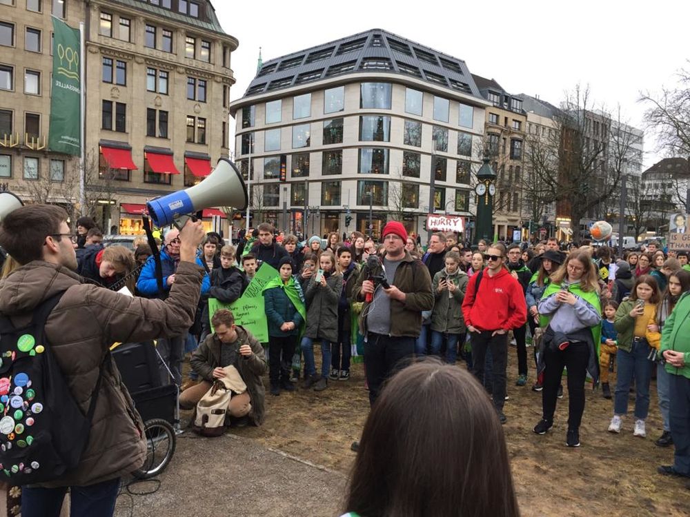 Kundgebung am Corneliusplatz (c) FFF Düsseldorf