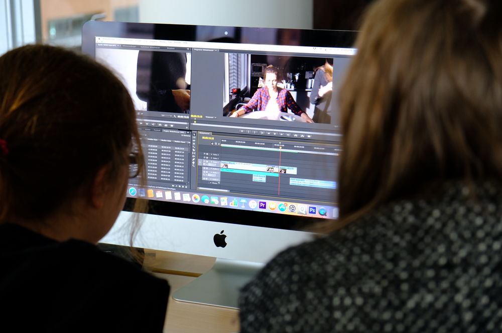 Von Videoschnitt über Social Media Arbeit bishin zum klassischen Artikelschreiben habe ich bei youpod viel Aufgaben übernommen. (Foto von Sofie Ambaum)
