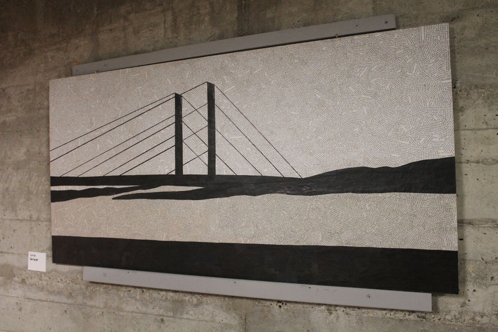 Viele bedruckte Blattfetzen, ein Bild. Ein Werk von Carla Genzler. (Foto: Christina Behrens)
