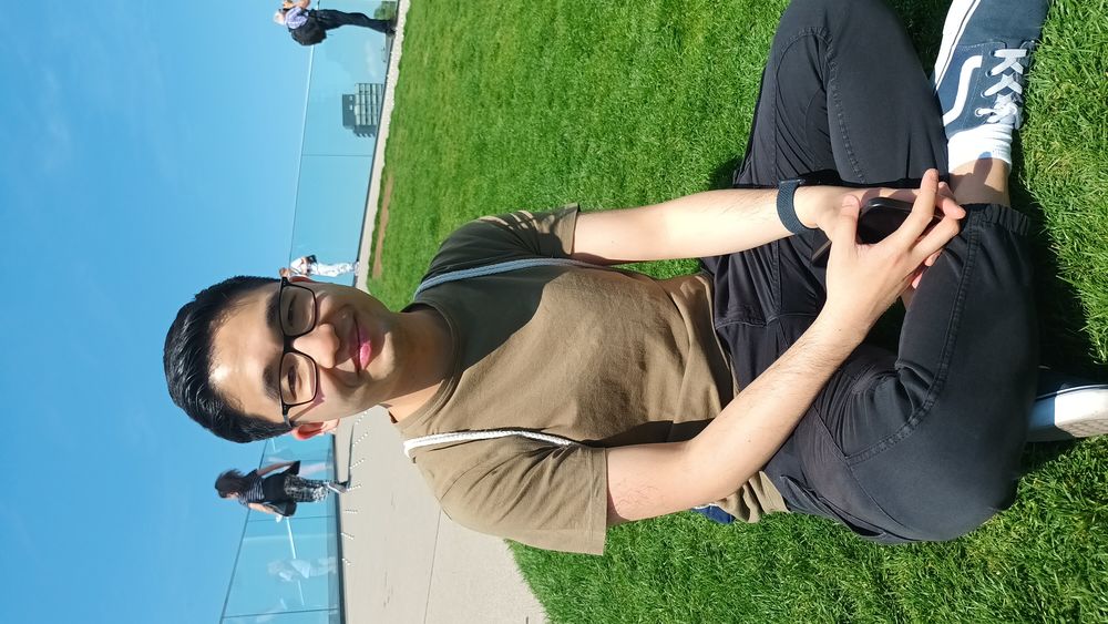 Danny (25): Ich finde, es sollte in der Stadt viel mehr von solchen grünen Orte geben. Wenn ich nicht gerade eine Maske tragen muss, wie in der Bahn, denke ich nicht mehr an Corona.