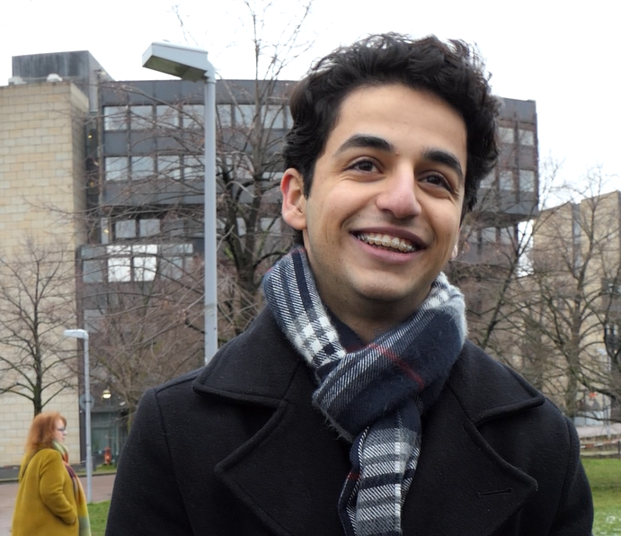 Ahmad (19) findet, dass das Engagement in einer Partei ein sinnvoller Weg ist, um sich politisch einzusetzen. (Foto: youpod/Athina)