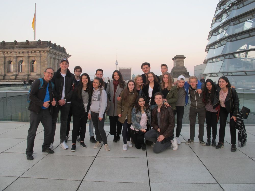 Gruppenfoto auf dem Dach des Reichstags