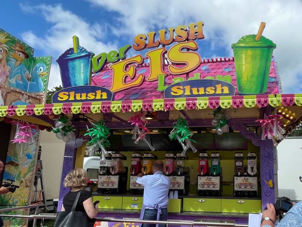 Abkühlung gefällig? Seit diesem Jahr gibt es diesen Slush-Eis-Stand. (Foto: youpod/Athina)