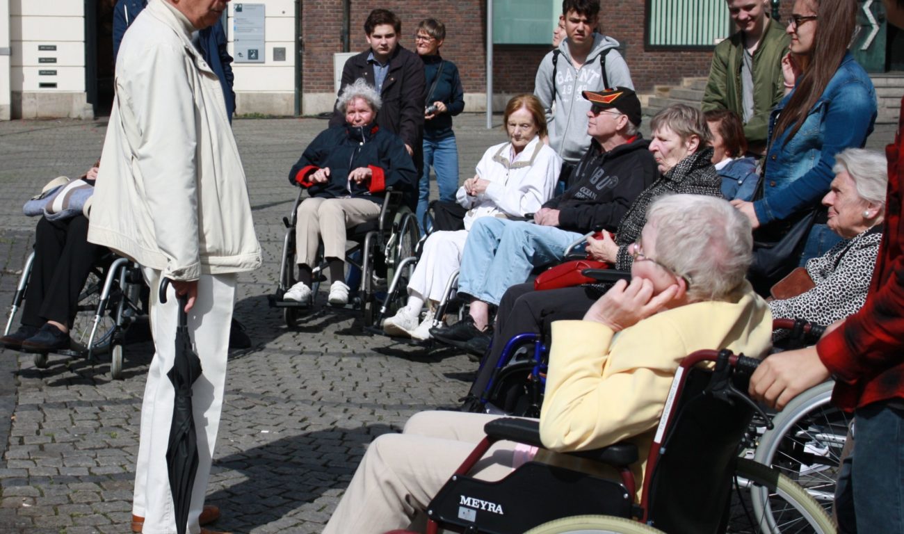 Ziel des Ausflugs mit Jung und Alt war eine gemeinsame Stadtführung. (Quelle: Caritas-Projekts "Jes – Jugend engagiert sich")
