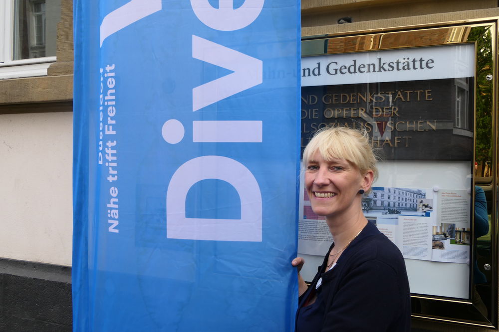 Jana Hansjürgen ist Diversity-Beauftragte von Düsseldorf und hat die Feier organisiert: "Diversity - das ist für mich das wundervolle Miteinander in Düsseldorf."
