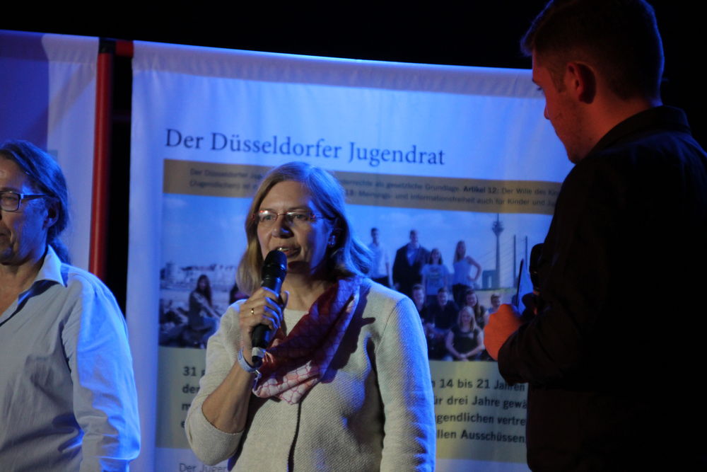 Ratsfrau Ursula Holtmann-Schnieder erklärt, wo sie den Jugendrat in zehn Jahren sieht
