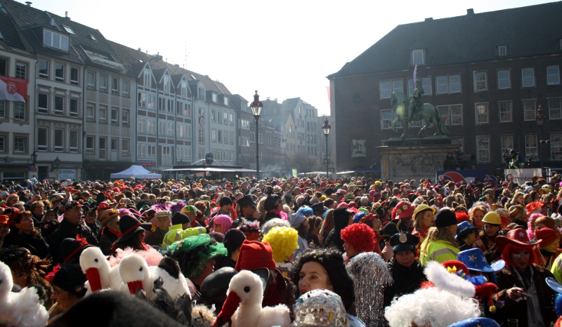 Schon vor mehreren Jahrhunderten haben Menschen den Karneval gefeiert, Veränderungen gab es aber oft. (Foto: youpod)