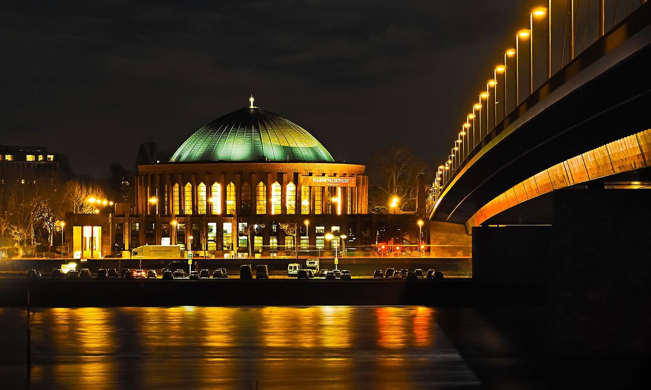 Tonhallenufer (Theodor-Heuss-Brücke (Foto: 652234/Pixabay.com)