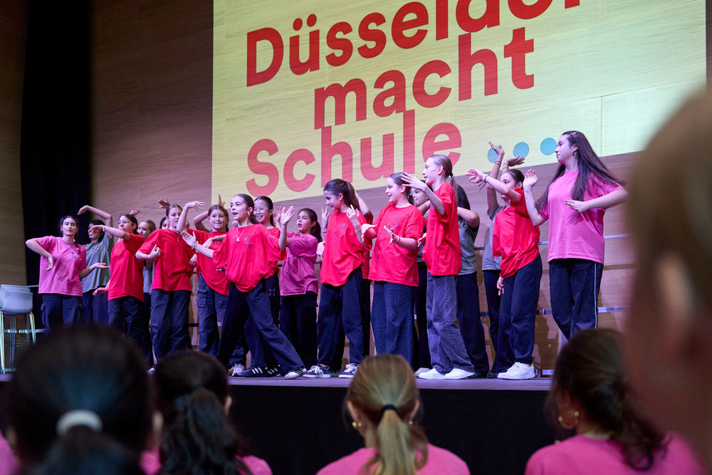 241126_Einweihung-Wim-Wenders-Gymnasium-Langer8.jpg - Eröffnung des neu errichteten Wim-Wenders-Gymnasiums