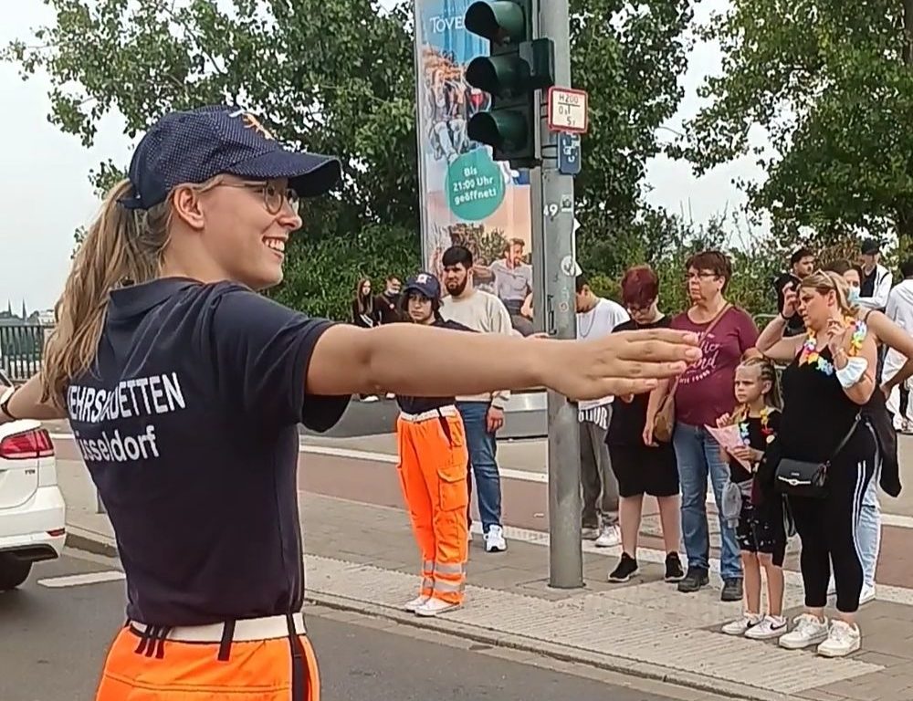Die Verkehrskadetten helfen ehrenamtlich bei der Verkehrsführung.